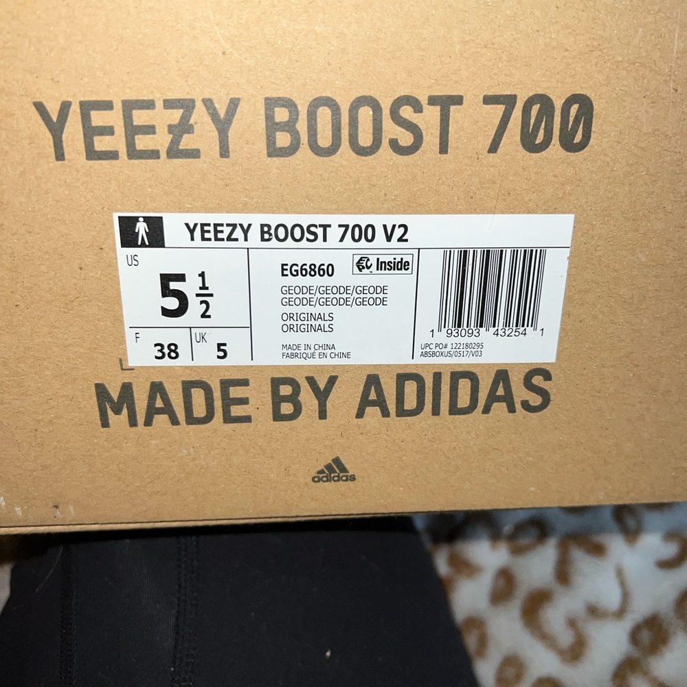 Yeezy 700 Geode